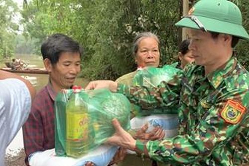 Giúp dân phục hồi sau lũ