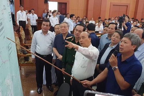 Giao Quân khu 5 nhận nuôi những bé có cha mẹ tử vong ở Trà Leng