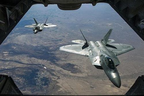 Ông Trump phê duyệt thương vụ bán 'kẻ săn mồi' F-22 cho Israel