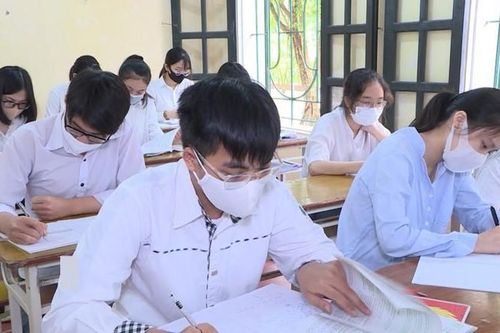 Chưa thể giao thi tốt nghiệp THPT cho địa phương