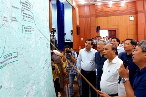 Thủ tướng Nguyễn Xuân Phúc: 'Không được để người dân đói cơm lạt muối'