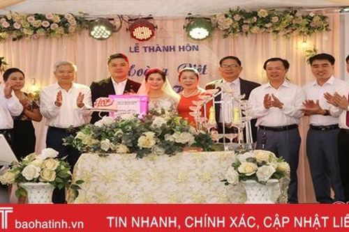 Cặp đôi trẻ ở Hà Tĩnh cưới 'văn minh tiết kiệm'