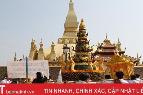 Quy mô nhỏ do dịch Covid-19, lễ hội Thạt Luổng Lào vẫn vẹn nguyên giá trị
