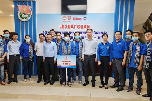 Thanh niên tình nguyện TP Hồ Chí Minh lên đường hỗ trợ khắc phục hậu quả bão số 9