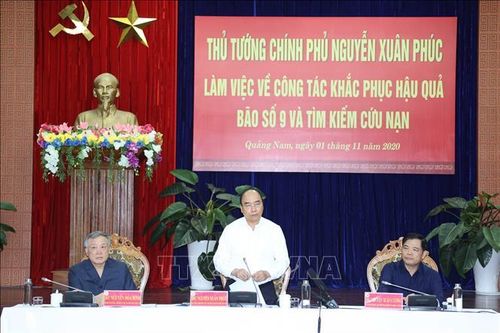 Thủ tướng Nguyễn Xuân Phúc: 'Có tiền đến đâu, hỗ trợ nhanh người dân đến đó'