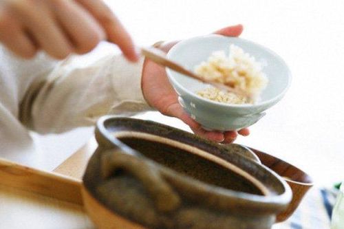 Có nên nhịn ăn cơm để giảm cân?