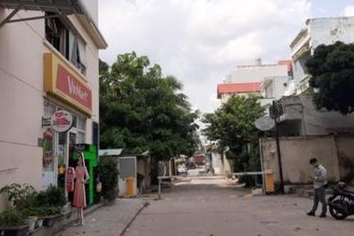 Truy tìm kẻ đâm trọng thương 3 bảo vệ chung cư