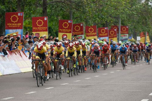 Loic Desriac đoạt áo vàng chung cuộc, đội TPHCM Vinama vô địch