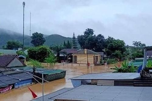 Rơi xuống bể phốt của gia đình đang xây dựng dở, bé gái khuyết tật 8 tuổi tử vong thương tâm