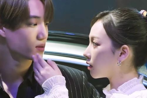 Chưa debut, Karina (aespa) đã có màn 'sánh đôi' cùng Kai (EXO) với visual gây choáng ngợp