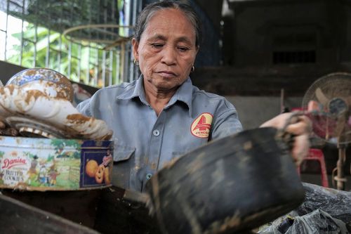 Cảnh tan hoang nơi lũ ngập đến mái nhà
