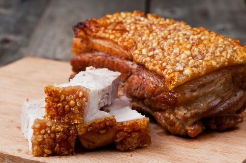 Công thức làm heo quay da giòn với muối