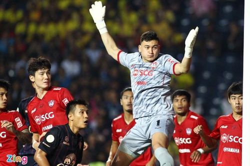 Văn Lâm vào đội hình tiêu biểu sau trận tâm điểm ở Thai League