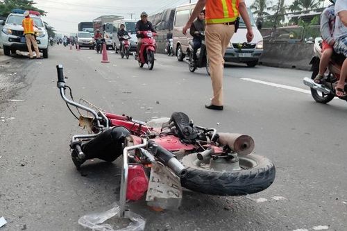 Tai nạn giao thông mới nhất hôm nay 2/11: Đâm xe vào lan can cầu, 1 người rơi xuống sông tử vong