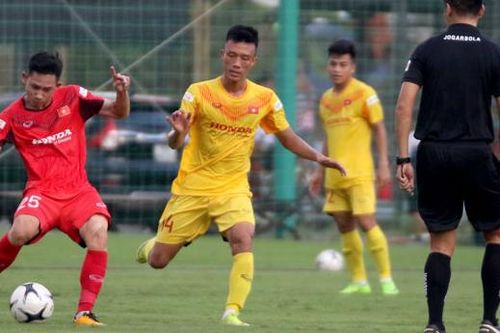 Bóng đá Việt Nam hôm nay: Cầu thủ U22 Việt Nam có thể phải đá trái sở trường