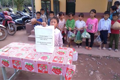 Học sinh nghèo Nậm Nhừ và món quà 'đặc biệt' gửi tặng đồng bào miền trung