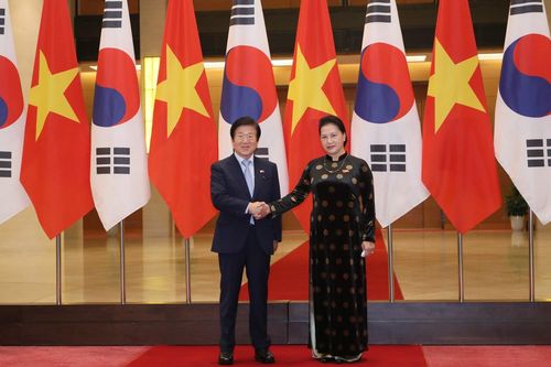 Chủ tịch Quốc hội Nguyễn Thị Kim Ngân đón và hội đàm với Chủ tịch Quốc hội Hàn Quốc Park Byeong-Seug