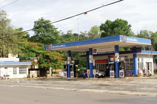 Phát hiện thi thể phụ nữ đang phân hủy sau kho xăng dầu
