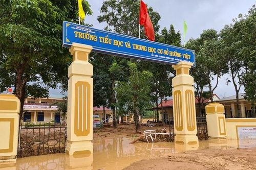 Học sinh miền núi Quảng Trị chưa thể trở lại trường sau mưa lũ