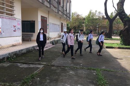 Buổi sinh hoạt đặc biệt ngày trở lại trường sau mưa lũ lịch sử
