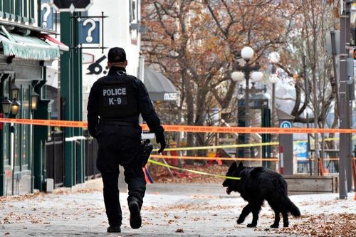 Đêm kinh hoàng ở Canada, tấn công bằng kiếm như thời Trung cổ, cảnh sát nói gì về thông tin khủng bố?