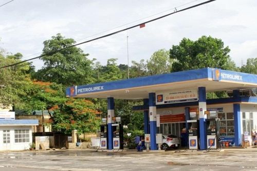 Phát hiện thi thể phụ nữ đang phân hủy trong tình trạng treo cổ sau kho xăng dầu