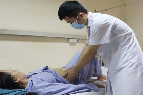 Đau lưng hông là dấu hiệu của ung thư thận