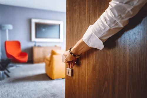 Chồng giấu vợ, trả 'phí chia tay' cho người yêu cũ gần 20 tỷ đồng