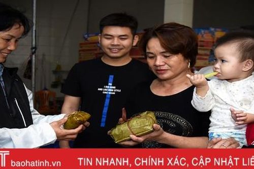 Chưa kịp gượng dậy sau lũ, người dân Hà Tĩnh đã chung tay vì đồng bào bị thiên tai
