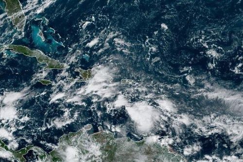 Bão mạnh sắp đổ bộ Nicaragua, Honduras