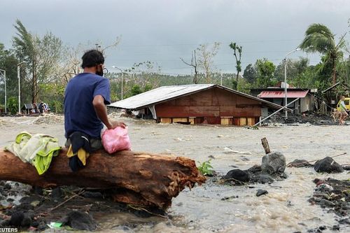 Cảnh tan thương sau khi siêu bão Goni đổ bộ Philippines