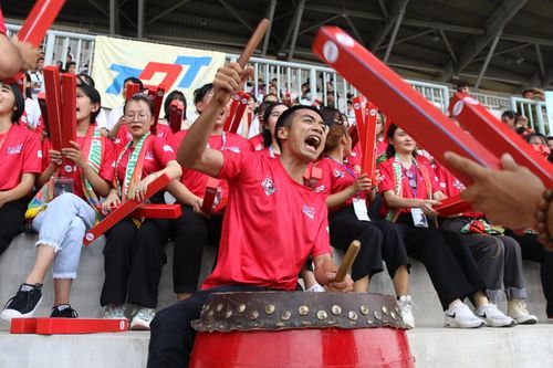 Trợ lý HLV Park Hang Seo xem con trai so tài 'bản sao' Neuer, nói gì về SV-League 2020?