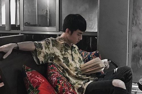 Chị Cả (King of Rap) từng có ngoại hình điển trai như hotboy trước khi trở nên 'độc lạ' như hiện tại