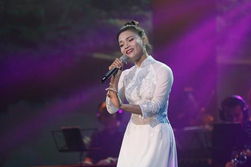 Đêm nhạc 'Cho người trong giông bão' quyên góp được hơn 1 tỷ đồng ủng hộ miền Trung