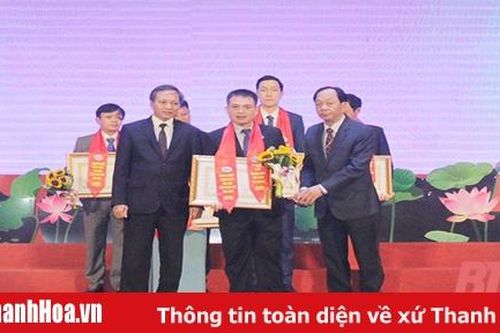 Tổng Giám đốc Tổ chức Tài chính vi mô Thanh Hóa nhận danh hiệu Doanh nhân tiêu biểu Thanh Hóa năm 2020