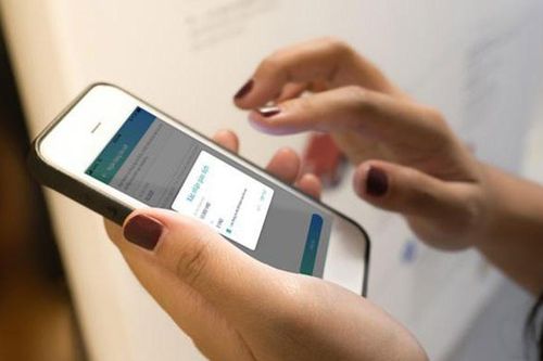 Nhà mạng 'hối thúc' cấp phép Mobile Money