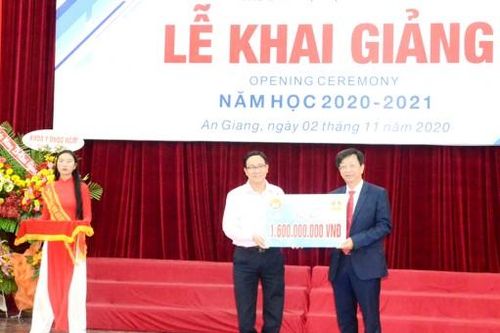 Trường Đại học An Giang khai giảng năm học mới