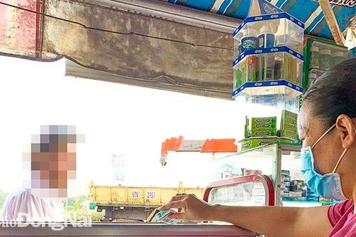 Cần có hướng dẫn cụ thể kiểm tra độ tuổi người mua thuốc lá