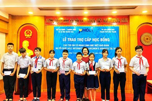 Cầu nối cho trẻ em nghèo