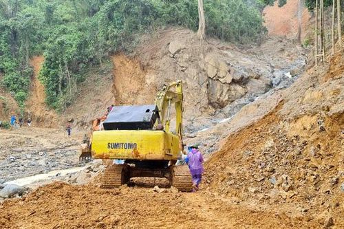 Thủ tướng Nguyễn Xuân Phúc nói về nguyên nhân sạt lở đất nghiêm trọng vừa qua