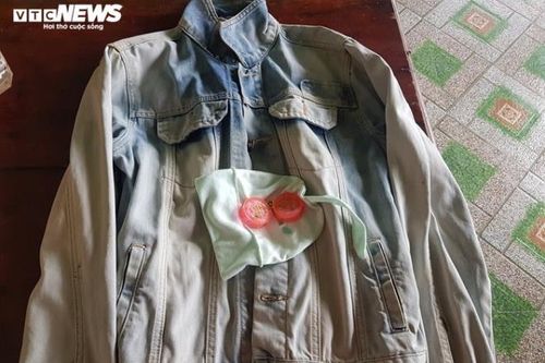 Liên tiếp người dân ở vùng lũ Hà Tĩnh trả lại vàng trong gói hàng cứu trợ