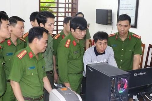 Giám đốc Trung tâm GDTX Thanh Hóa lên tiếng vụ 2 cán bộ bị bắt trong đường dây làm giả văn bằng, chứng chỉ