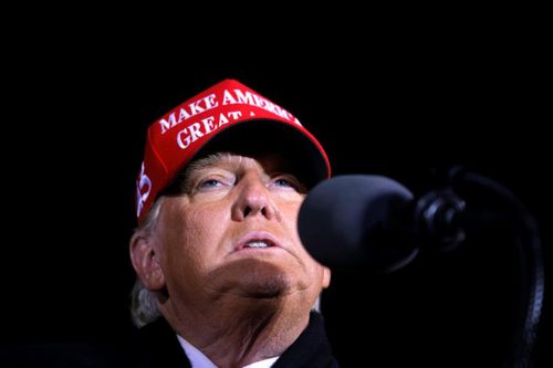 Ông Trump đến Michigan vào phút cuối - mê tín hay chiến thuật?