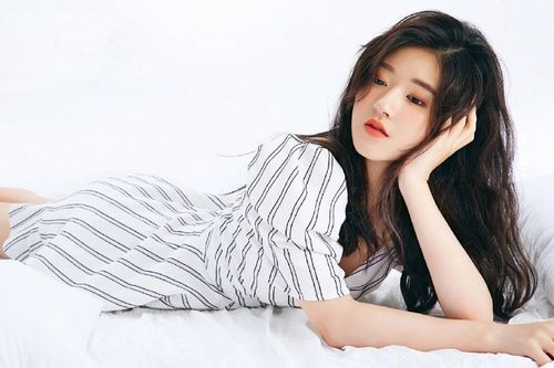 Triệu Lộ Tư - nữ hoàng chiêu trò mới của showbiz Trung Quốc