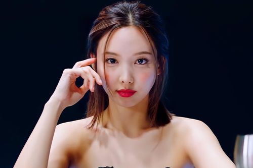 Những nữ ca sĩ được công ty o bế