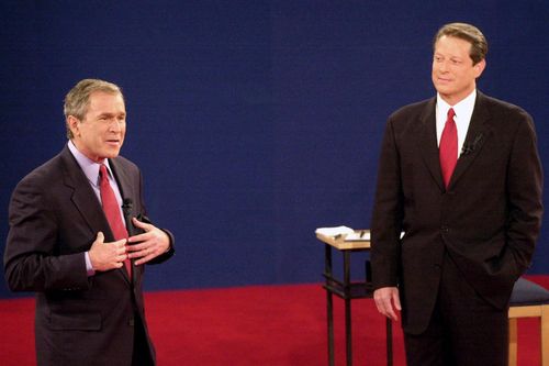 Phố Wall lo sợ bóng ma cuộc bầu cử George Bush - Al Gore quay trở lại