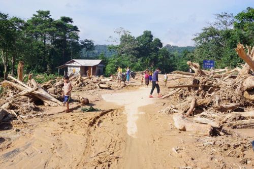 Tìm thấy thi thể 2 người mất tích do sạt lở đất tại Quảng Trị
