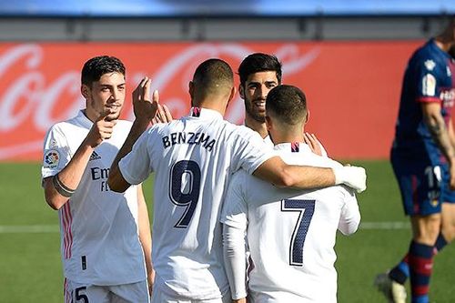 Trực tiếp Real Madrid vs Inter: Cây đinh ba của Zidane