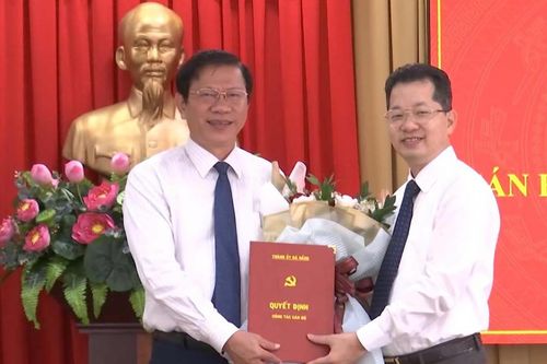 Đà Nẵng: Công bố quyết định nghỉ công tác đối với nguyên lãnh đạo cấp cao thành phố