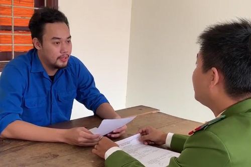 Bắt bạn gái đưa đến nhà nghỉ